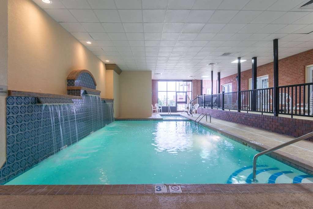 Ramada By Wyndham Topeka Downtown Hotel & Convention Center Konforlar fotoğraf